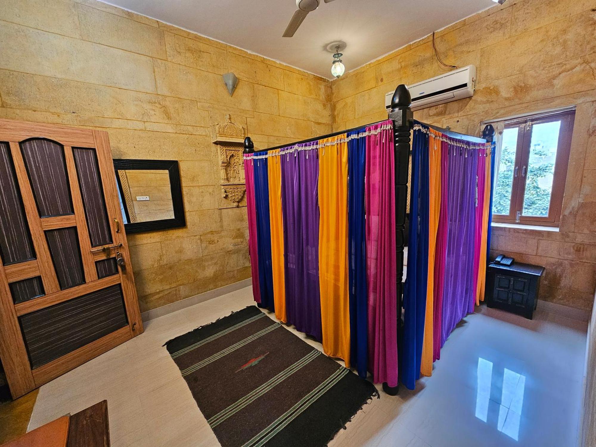 Hotel Royal Haveli Džaisalmér Exteriér fotografie